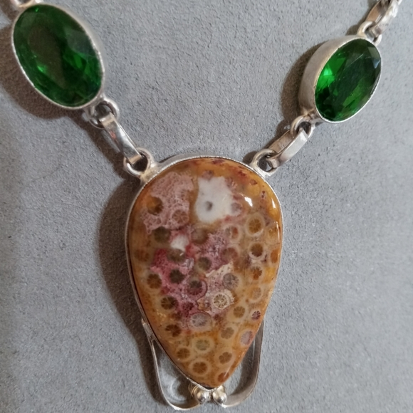 Vtg Jasper and Emerald Necklace - Picture 3 of 5
